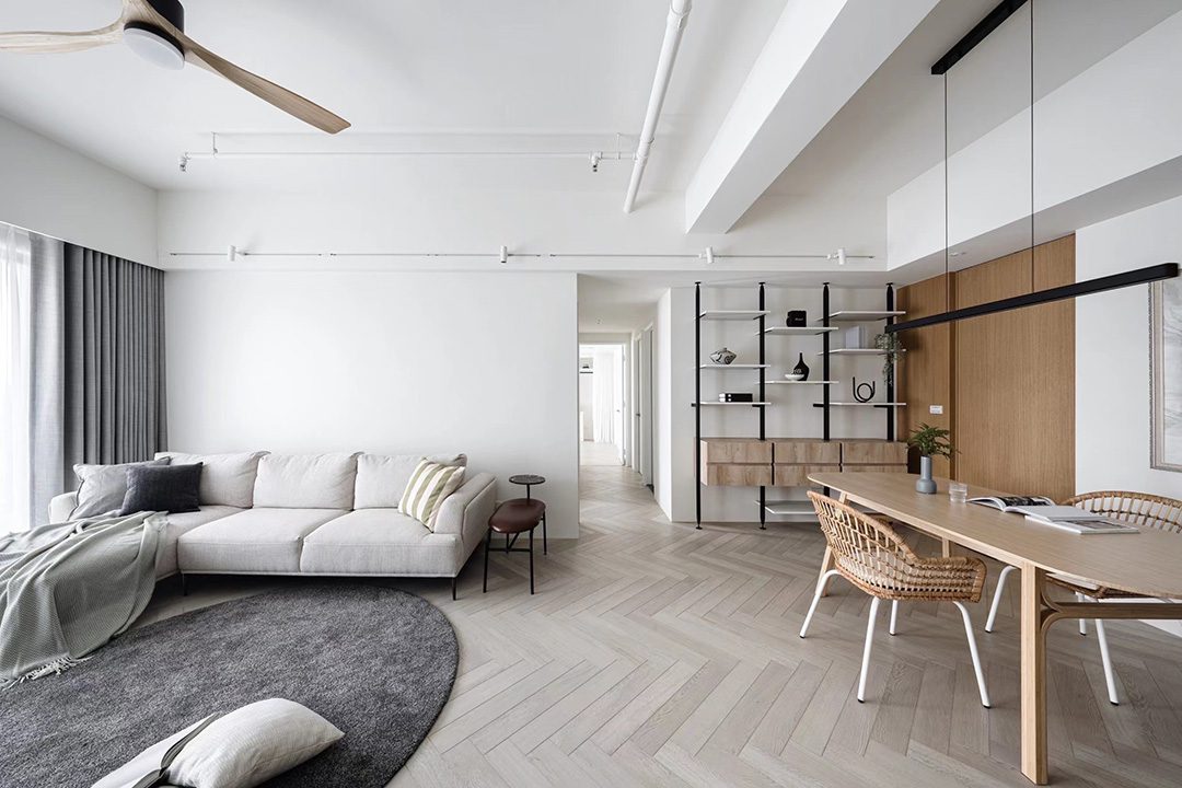 人字拼地板的設計特點、地板色調、材質選擇與異色調風格搭配